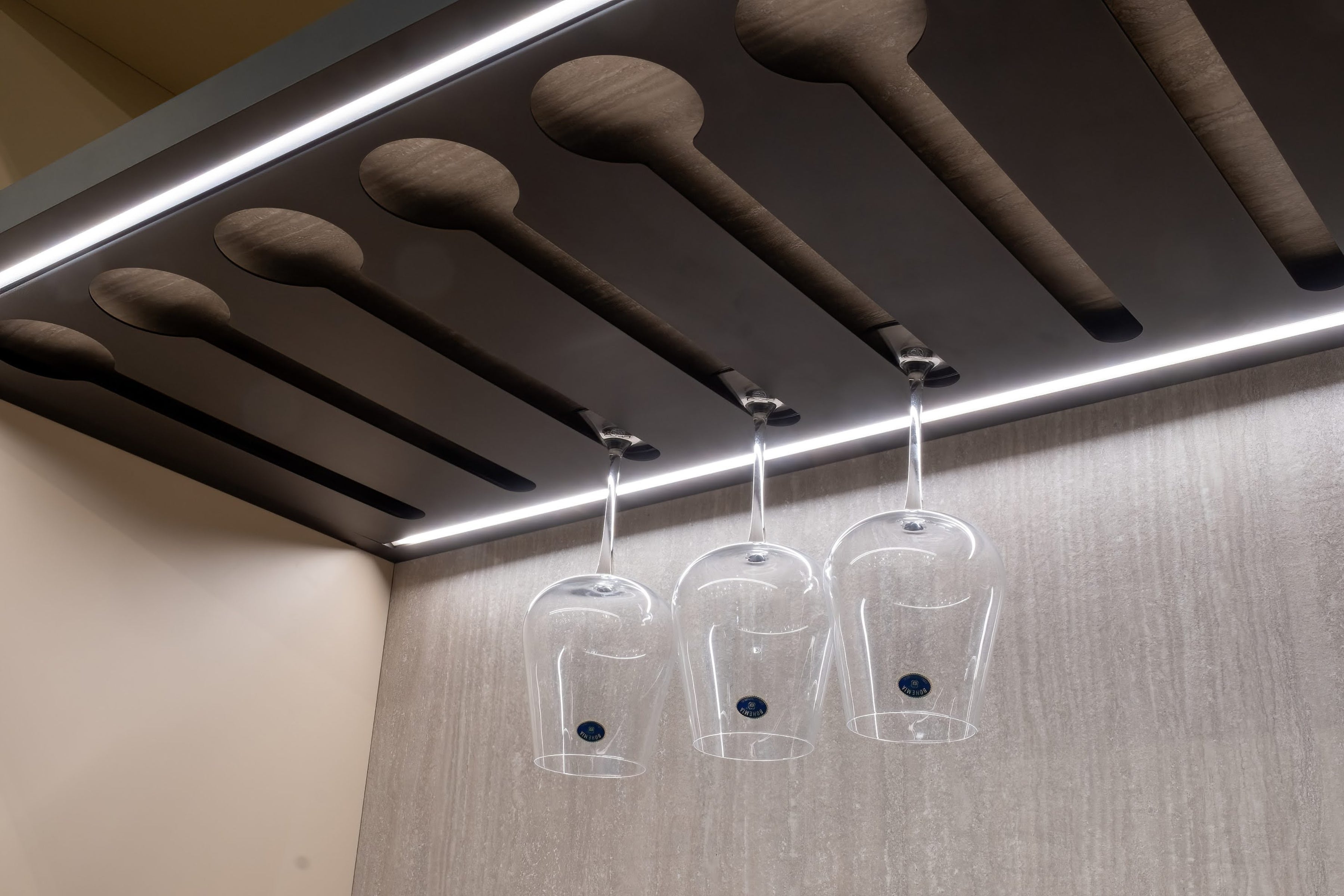 BELNET Wine Glass Holder