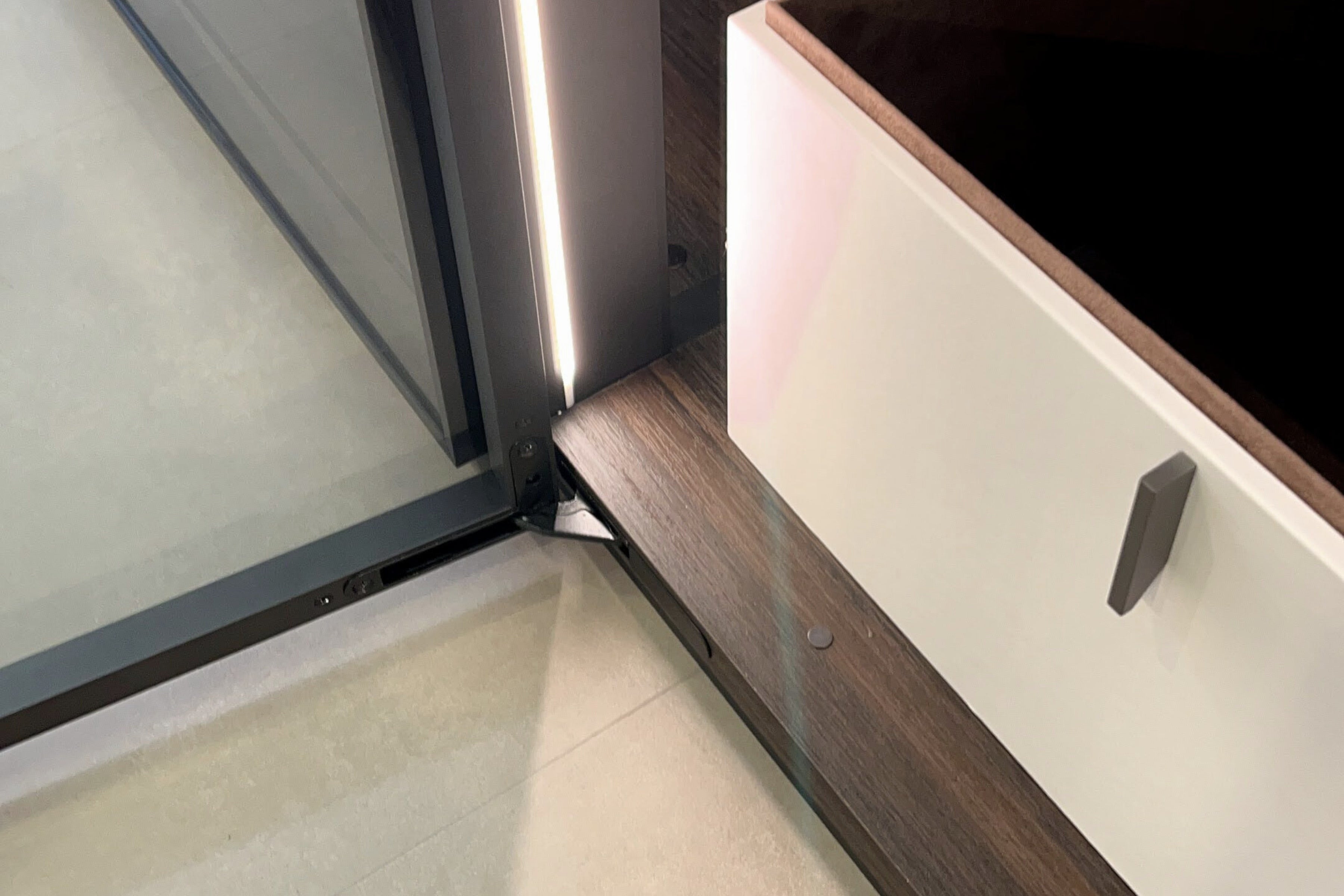 S Profile 30kg - Hinge Fixing Support